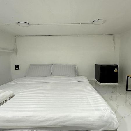 Megun Capsule 150 Cm Lejlighed Bangkok Eksteriør billede